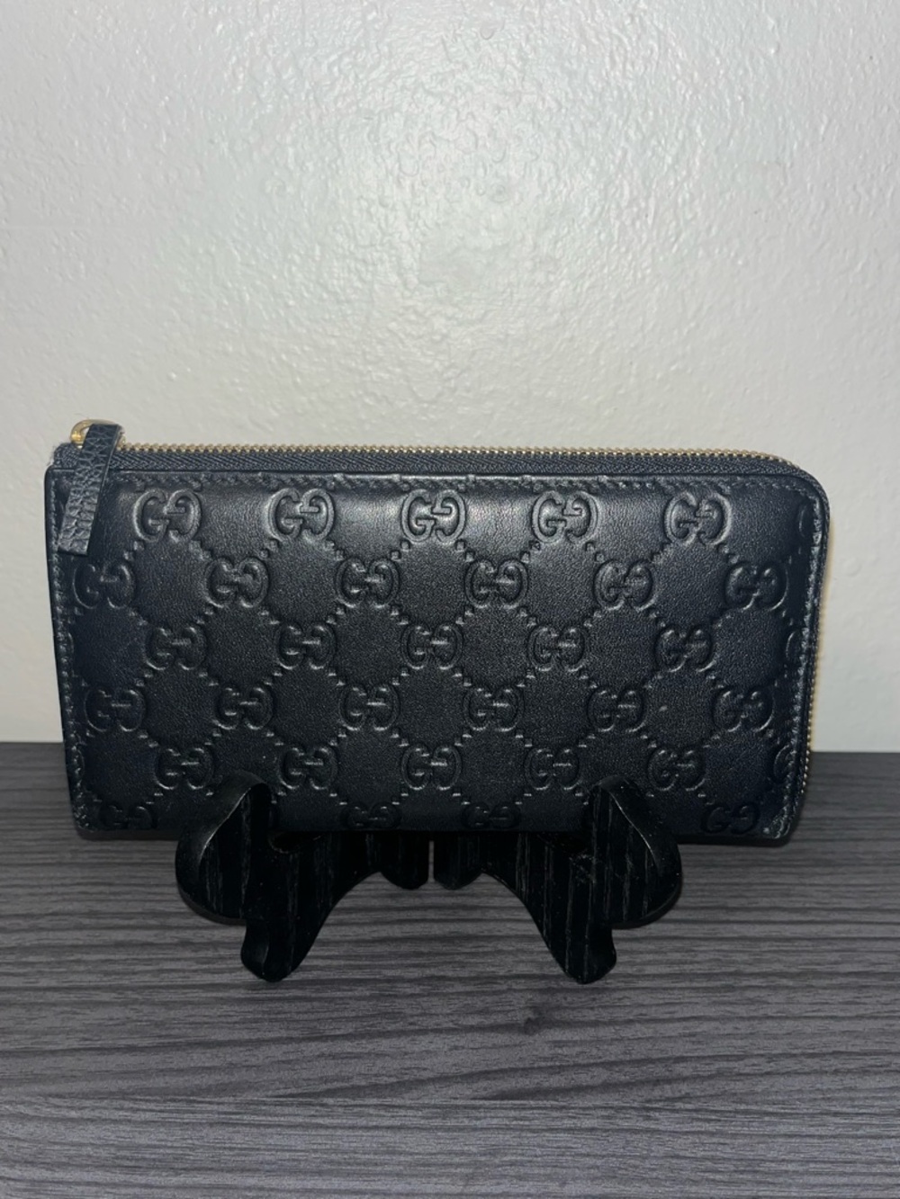 AUTHENTICATED Gucci Black GG Embossed Leather Zip Wallet-WEEKEND DEAL ONLY - Picture 2 of 6